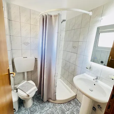 Aneton מלון דירות