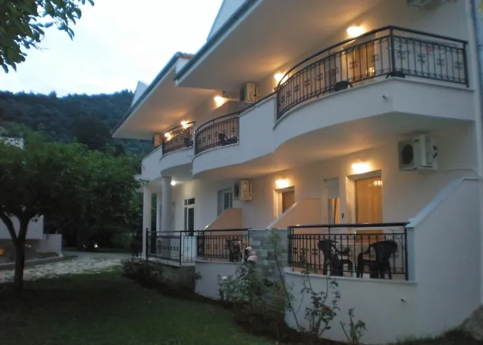 מלון דירות Aneton כריסי אמודיה