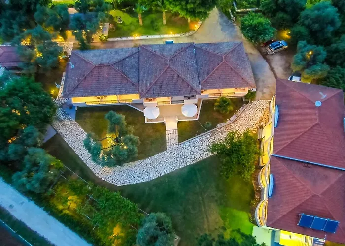 מלון דירות Aneton 2*