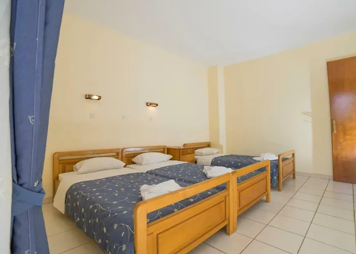 Aneton מלון דירות 2*