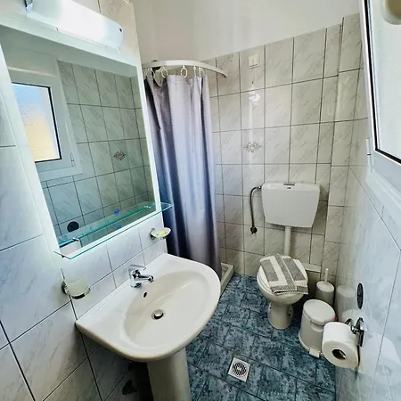 Aneton Apart-hotel 2*