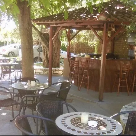 Aneton Apartmanhotel