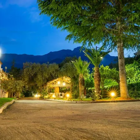 Aneton Apartahotel