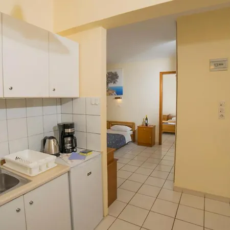 Aneton מלון דירות 2*