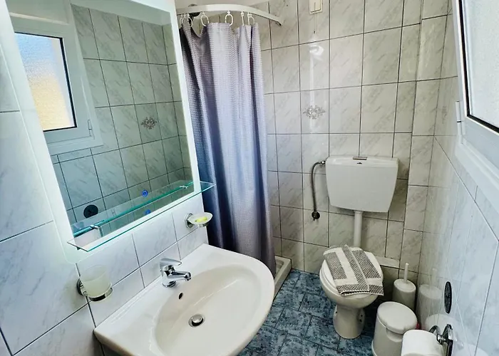 Aneton Apart-hotel 2*